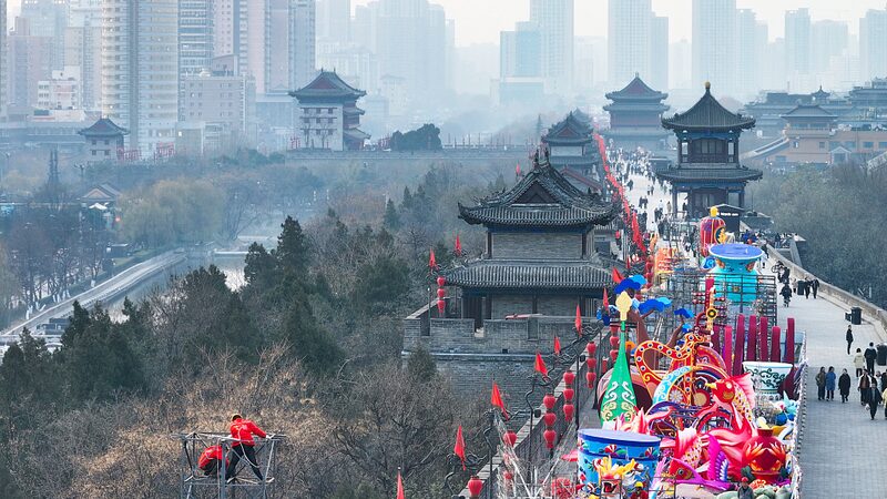 Stroll_Along_Xi_an_City_Wall__Immerse_Yourself_in_China_s_Rich_History_poster - News for amigos, by amigos Stroll_Along_Xi_an_City_Wall__Immerse_Yourself_in_China_s_Rich_History video poster