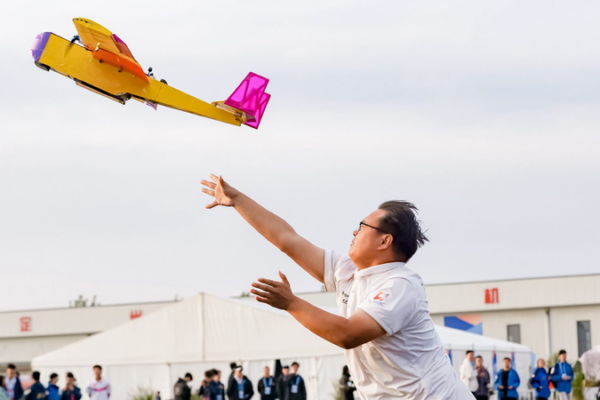 Student-Designed Planes Take to the Skies in Northern China 🚁 Student_Designed_Planes_Take_to_the_Skies_in_Northern_China__