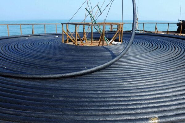 Submarine Cables: Why They Break and What Experts Say 🌊🔌 Submarine_Cables__Why_They_Break_and_What_Experts_Say___