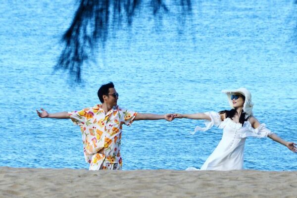 Sun, Sand, and Selfies: China’s Winter Escape to Hainan 🌞🏖️ Sun__Sand__and_Selfies__China_s_Winter_Escape_to_Hainan____