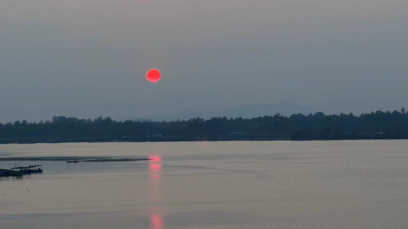 Sunset_Dreams__Boao_s_Dusk_Beauty___the_2024_Forum_s_Global_Impact_poster - News for amigos, by amigos Sunset_Dreams__Boao_s_Dusk_Beauty___the_2024_Forum_s_Global_Impact video poster