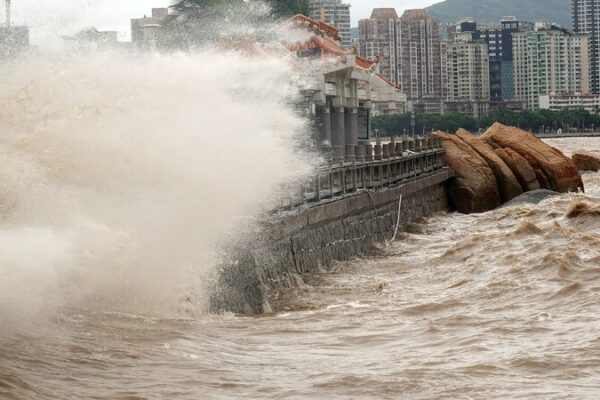Super Typhoon Yagi Slams into Hainan: Live Updates and Official Response Super_Typhoon_Yagi_Slams_into_Hainan__Live_Updates_and_Official_Response video poster