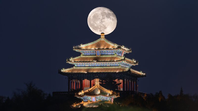 Supermoon_Magic__Youth_Capture_Mid_Autumn_Moments - News for amigos, by amigos ___Supermoon_Magic__Youth_Capture_Mid_Autumn_Moments