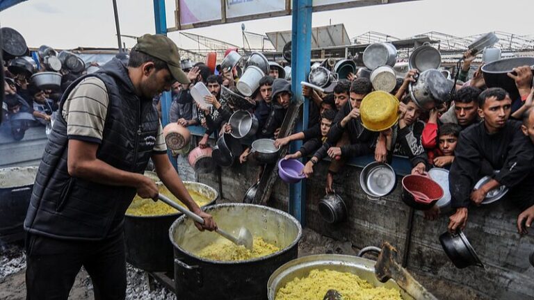 Survival_in_Gaza__Burning_Waste_for_Fuel_as_Crisis_Intensifies__