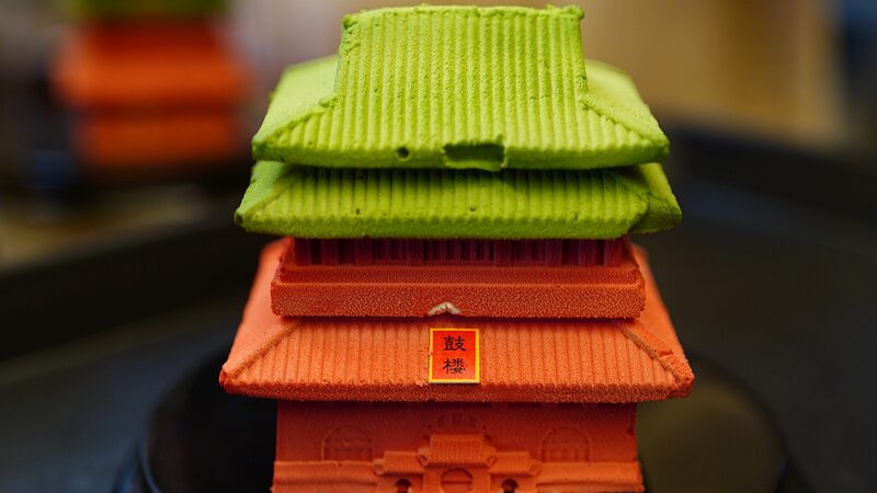 Sweet_Architecture__Beijing_Bakery_Turns_Ancient_Drum_Tower_into_Delicious_Dessert__