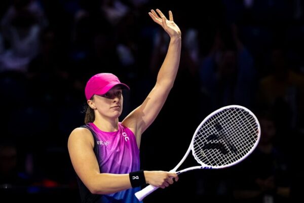 Swiatek Exits WTA Finals as Krejcikova Upsets Gauff 🎾 Swiatek_Exits_WTA_Finals_as_Krejcikova_Upsets_Gauff__