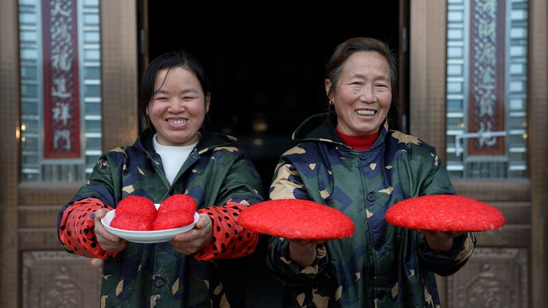 Taste_of_Tradition__Dong_People_Prepare_Festive_Hongba_for_Lunar_New_Year__ - News for amigos, by amigos Taste_of_Tradition__Dong_People_Prepare_Festive_Hongba_for_Lunar_New_Year__