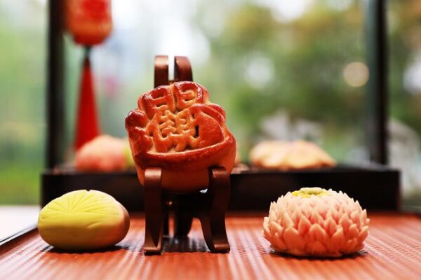 Taste the Tang Dynasty: Exquisite Handmade Mooncakes Dazzle in Xi’an 🎑 Taste_the_Tang_Dynasty__Exquisite_Handmade_Mooncakes_Dazzle_in_Xi_an__