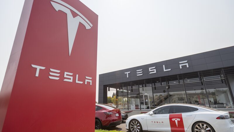 Tesla_to_Unveil_Game_Changing_Cybercab_Robotaxi_Prototype_Tonight___ - News for amigos, by amigos Tesla_to_Unveil_Game_Changing_Cybercab_Robotaxi_Prototype_Tonight___