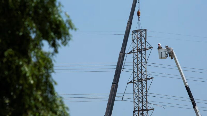 Texas_Storms_Leave_Over_190_000_Without_Power__What_s_Going_On_ - News for amigos, by amigos ___Texas_Storms_Leave_Over_190_000_Without_Power__What_s_Going_On_