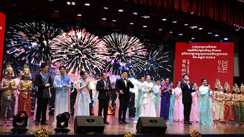 The_Golden_Promise_2024__Lights_Up_Phnom_Penh__Celebrating_China_Cambodia_Cultural_Bonds - News for amigos, by amigos ___The_Golden_Promise_2024__Lights_Up_Phnom_Penh__Celebrating_China_Cambodia_Cultural_Bonds