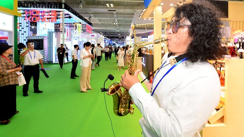 Thousands_Flock_to_China_s_Lanzhou_Trade_Fair_Seeking_New_Opportunities___ - News for amigos, by amigos Thousands_Flock_to_China_s_Lanzhou_Trade_Fair_Seeking_New_Opportunities___