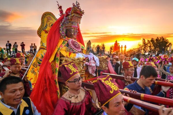 Thousands Join Mazu Tour Celebrating Sea Goddess in Fujian 🌊🌟 Thousands_Join_Mazu_Tour_Celebrating_Sea_Goddess_in_Fujian___ video poster