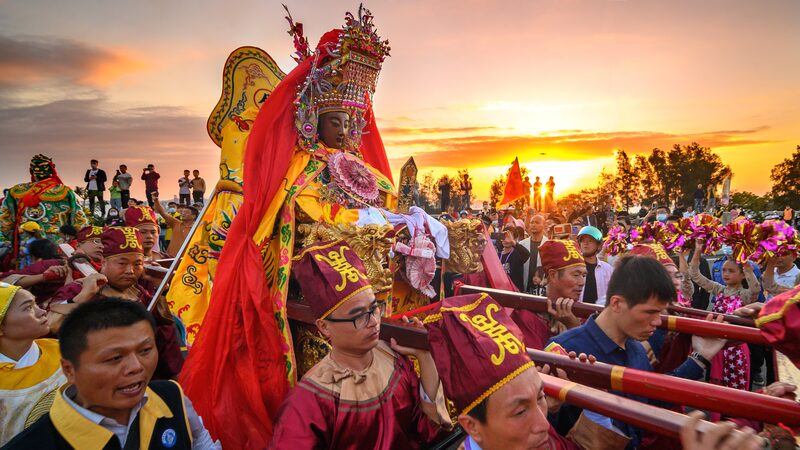Thousands_Join_Mazu_Tour_Celebrating_Sea_Goddess_in_Fujian____poster - News for amigos, by amigos Thousands_Join_Mazu_Tour_Celebrating_Sea_Goddess_in_Fujian___ video poster