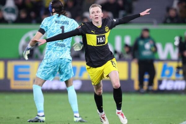 Three and Easy: Dortmund Rockets into Bundesliga Top Six Three_and_Easy__Dortmund_Rockets_into_Bundesliga_Top_Six