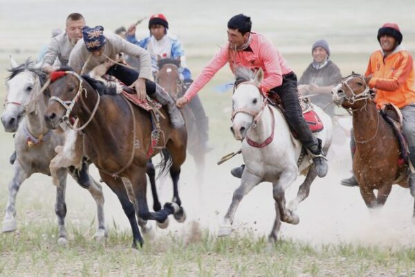 Thrilling Goat-Pulling Sport Unites Tajik Youths in Xinjiang Thrilling_Goat_Pulling_Sport_Unites_Tajik_Youths_in_Xinjiang