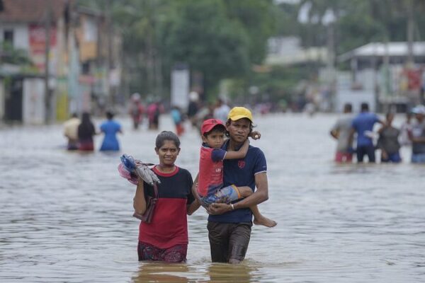 🌧️ Torrential Rains in Sri Lanka: Floods and Mudslides Claim 10 Lives, 6 Missing ___Torrential_Rains_in_Sri_Lanka__Floods_and_Mudslides_Claim_10_Lives__6_Missing