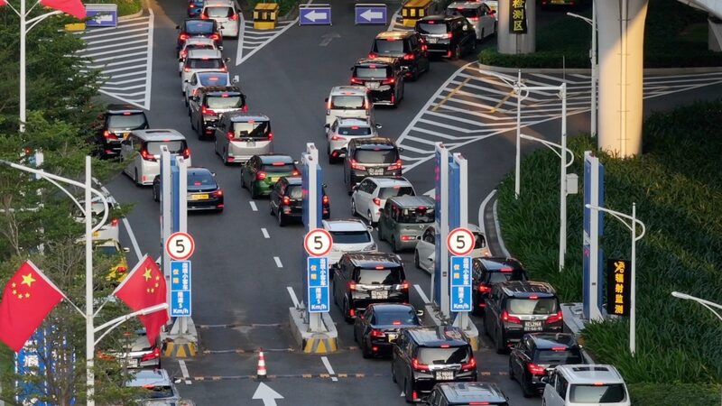 Traffic_Surges_Over_Hong_Kong_Zhuhai_Macao_Bridge____Record_Numbers_During_Holiday_ - News for amigos, by amigos Traffic_Surges_Over_Hong_Kong_Zhuhai_Macao_Bridge____Record_Numbers_During_Holiday_