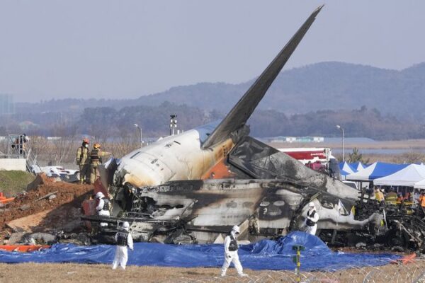 Tragedy Strikes: Jeju Air Crash in South Korea Leaves Only Two Survivors Tragedy_Strikes__Jeju_Air_Crash_in_South_Korea_Leaves_Only_Two_Survivors video poster