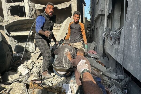 💔 Tragedy in Gaza: Over 100 Lives Lost in Israeli Airstrike __Tragedy_in_Gaza__Over_100_Lives_Lost_in_Israeli_Airstrike