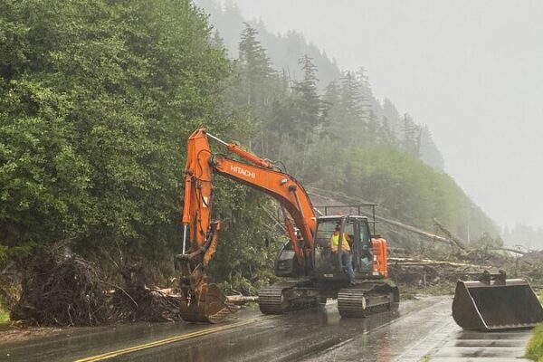Tragic Landslide in Alaska Claims One Life and Injures Three Tragic_Landslide_in_Alaska_Claims_One_Life_and_Injures_Three