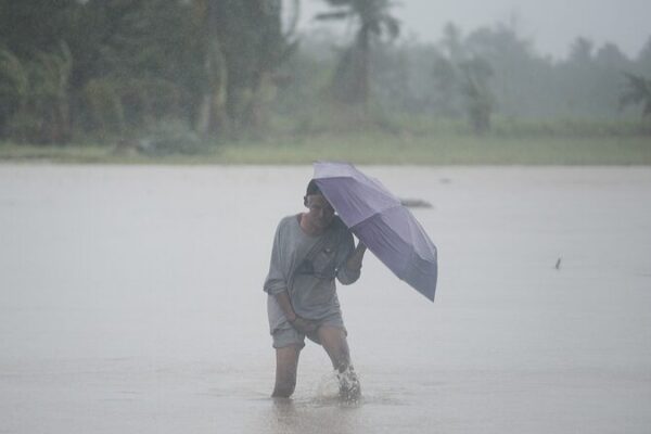 Tropical Storm Trami Hits Philippines: 26 Dead, Over 150,000 Displaced Tropical_Storm_Trami_Hits_Philippines__26_Dead__Over_150_000_Displaced