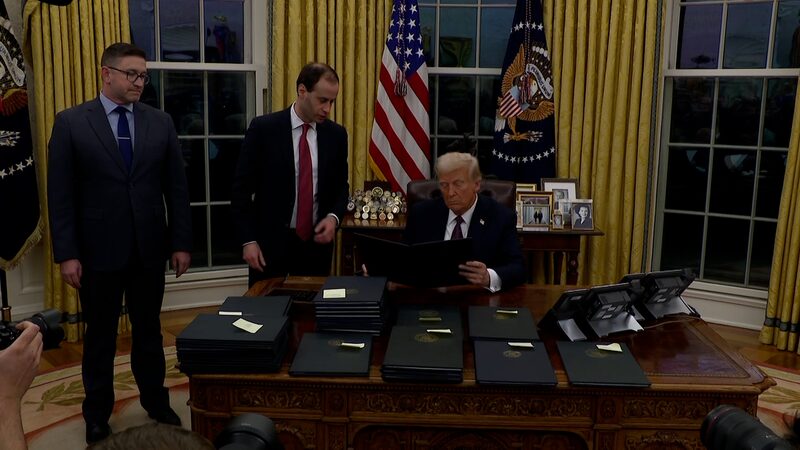 Trump_Threatens_25__Tariffs_on_Canada_and_Mexico_Starting_February_poster - News for amigos, by amigos Trump_Threatens_25__Tariffs_on_Canada_and_Mexico_Starting_February video poster