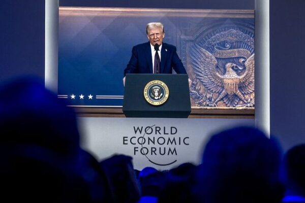 Trump’s Tariff Talk at Davos Sparks Global Debate 🌍🔥 Trump_s_Tariff_Talk_at_Davos_Sparks_Global_Debate___