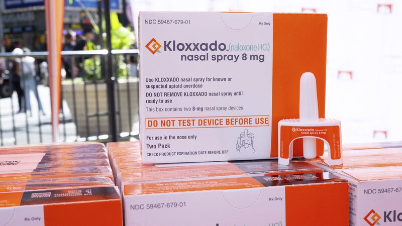 Trump_s_Team_Engages_Tech_Giants_to_Battle_Online_Drug_Sales - News for amigos, by amigos Trump_s_Team_Engages_Tech_Giants_to_Battle_Online_Drug_Sales