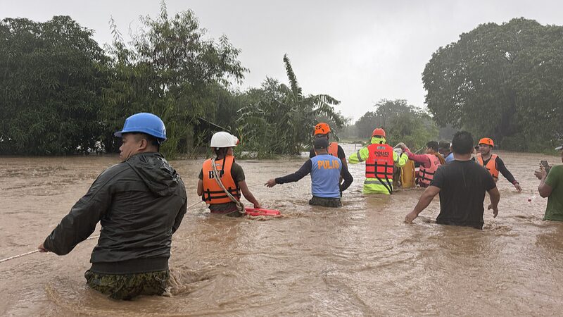 Typhoon_Krathon_Hits_Philippines__Death_Toll_Rises_to_5__ - News for amigos, by amigos Typhoon_Krathon_Hits_Philippines__Death_Toll_Rises_to_5__