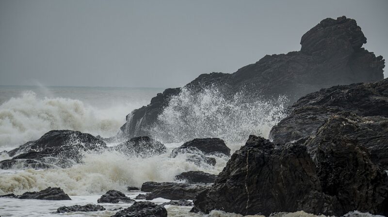Typhoon_Yinxing_Brings_Heavy_Rain_to_Hainan__Prepare_for_a_Wet_Weekend___