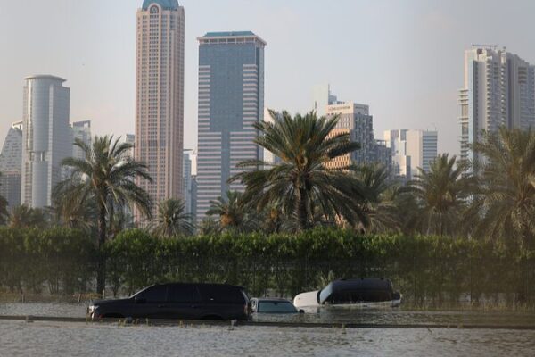 UAE Faces Cleanup After Record Rainfall and Deadly Floods 🌧️ UAE_Faces_Cleanup_After_Record_Rainfall_and_Deadly_Floods___