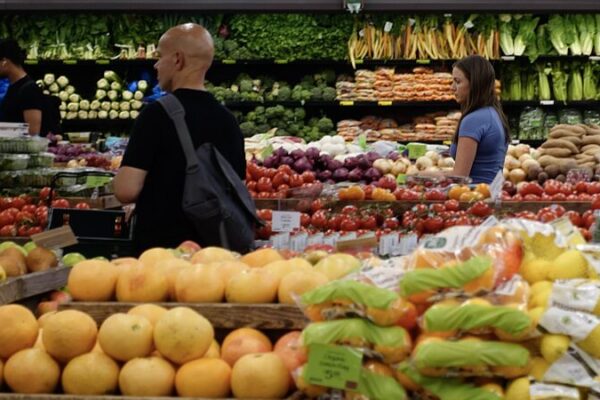 U.S. Inflation Drops to Lowest Since 2021: What It Means for You! 💰 U_S__Inflation_Drops_to_Lowest_Since_2021__What_It_Means_for_You___