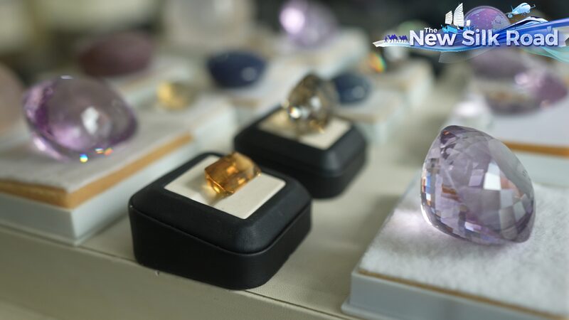 Unveiling_the_Sparkle__Inside_Sri_Lanka_s_Gem_Cutting_Wonderland_poster - News for amigos, by amigos Unveiling_the_Sparkle__Inside_Sri_Lanka_s_Gem_Cutting_Wonderland video poster