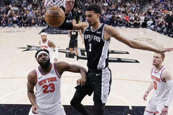 Victor Wembanyama Makes NBA History with Epic 40-Point, 20-Rebound Game! 🏀🔥 Victor_Wembanyama_Makes_NBA_History_with_Epic_40_Point__20_Rebound_Game____