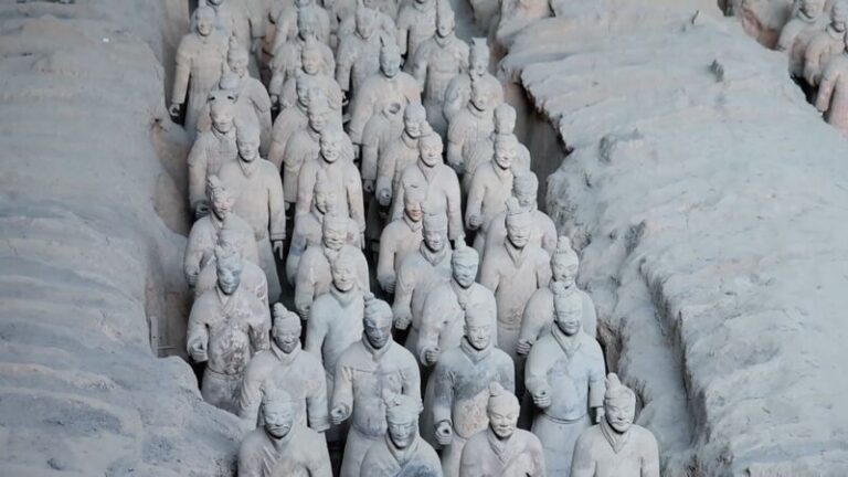Voices from Around the World: Unveiling China’s Terracotta Warriors Voices_from_Around_the_World__Unveiling_China_s_Terracotta_Warriors video poster