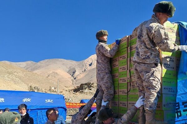 Warm Hearts in Cold Xizang: Relief Efforts Shine After Quake 💪 Warm_Hearts_in_Cold_Xizang__Relief_Efforts_Shine_After_Quake__