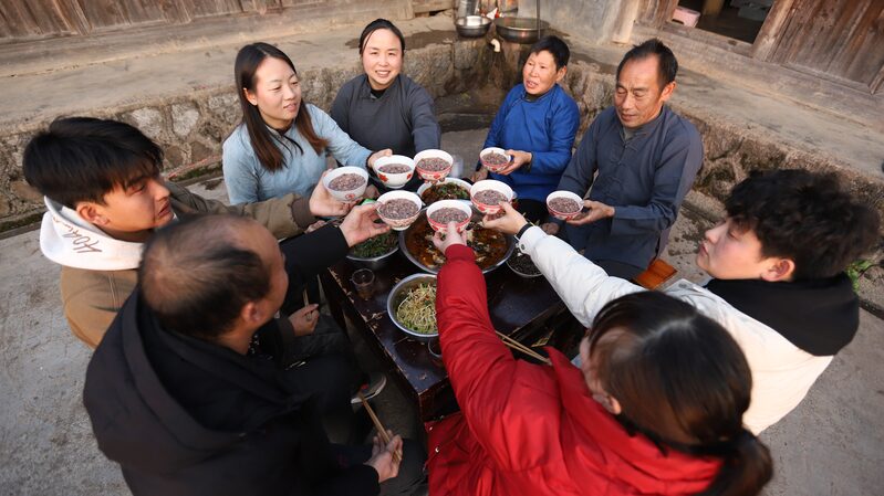 Warm_Traditions__Tujia_Community_Embraces_the_Laba_Festival - News for amigos, by amigos Warm_Traditions__Tujia_Community_Embraces_the_Laba_Festival