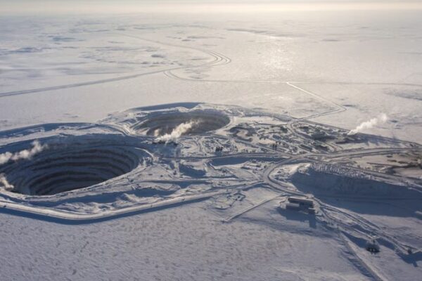 Warm Winter Delays Canada’s Ice Road to Arctic Diamond Mines ❄️ Warm_Winter_Delays_Canada_s_Ice_Road_to_Arctic_Diamond_Mines___