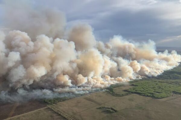 Wildfires Blaze Through Western Canada, Forcing Evacuations and Air Quality Warnings 🔥🌲 Wildfires_Blaze_Through_Western_Canada__Forcing_Evacuations_and_Air_Quality_Warnings___