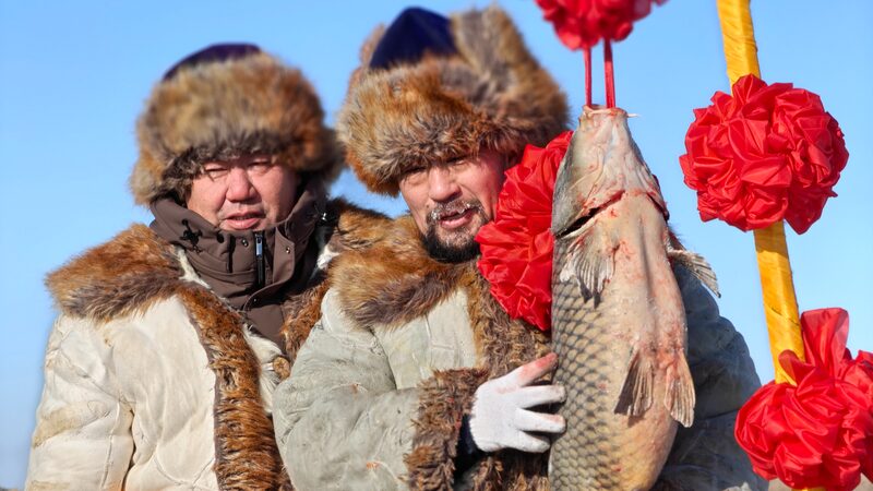 Winter_Fishing_Festival_Kicks_Off_at_Ulungur_Lake_in_Xinjiang____ - News for amigos, by amigos Winter_Fishing_Festival_Kicks_Off_at_Ulungur_Lake_in_Xinjiang____