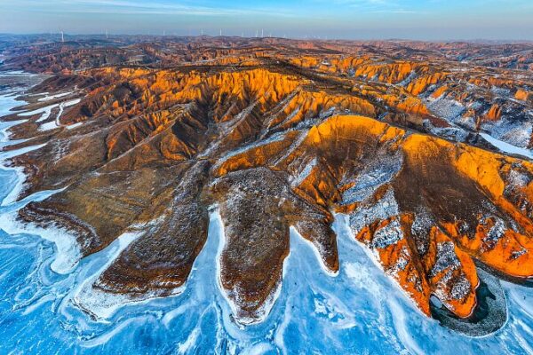 Winter Magic in Mahuangliang Loess Geopark: A Snowy Fairytale in Shaanxi Province Winter_Magic_in_Mahuangliang_Loess_Geopark__A_Snowy_Fairytale_in_Shaanxi_Province