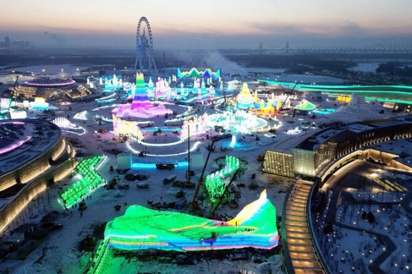 Winter Wonderland Awaits: Changchun’s Ice and Snow New World Opens its Gates Winter_Wonderland_Awaits__Changchun_s_Ice_and_Snow_New_World_Opens_its_Gates video poster
