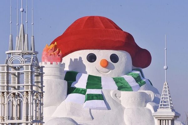 Winter Wonderland: Explore Harbin’s Iconic Giant Snowmen Sculptures Winter_Wonderland__Explore_Harbin_s_Iconic_Giant_Snowmen_Sculptures