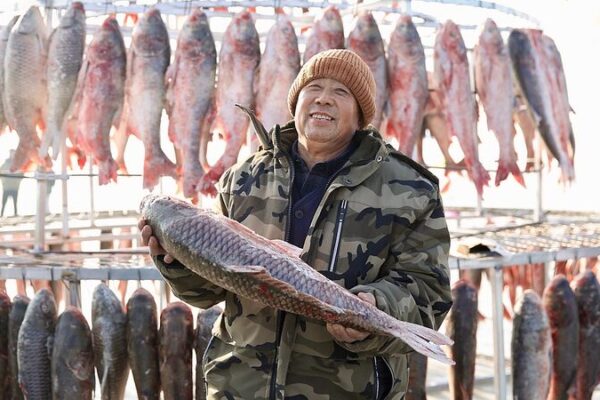 Wolong Lake’s 10th Winter Fishing Festival: A Cool Adventure Begins! Wolong_Lake_s_10th_Winter_Fishing_Festival__A_Cool_Adventure_Begins_