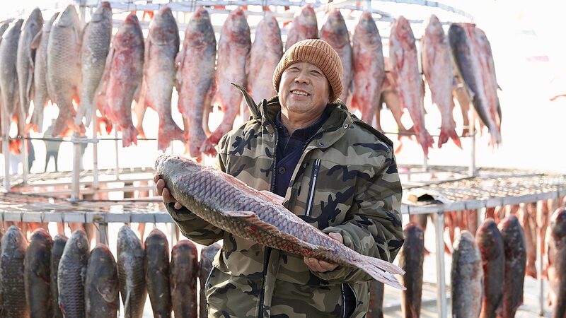 Wolong_Lake_s_10th_Winter_Fishing_Festival__A_Cool_Adventure_Begins_ - News for amigos, by amigos Wolong_Lake_s_10th_Winter_Fishing_Festival__A_Cool_Adventure_Begins_