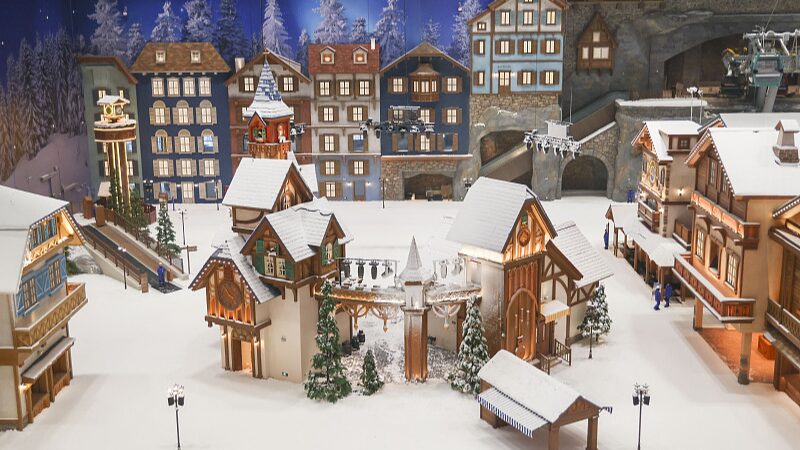 World_s_Largest_Indoor_Ski_Resort_to_Open_in_China_This_September_poster - News for amigos, by amigos World_s_Largest_Indoor_Ski_Resort_to_Open_in_China_This_September video poster
