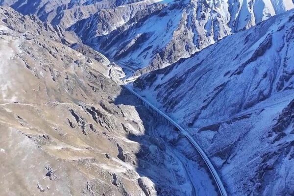🚀 World’s Longest Expressway Tunnel Opens New Era in Xinjiang Travel __World_s_Longest_Expressway_Tunnel_Opens_New_Era_in_Xinjiang_Travel video poster