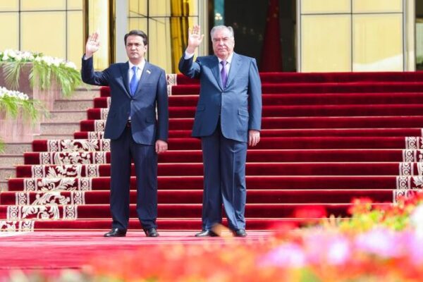Xi Jinping Bids Farewell to Tajikistan: A New Chapter Begins Xi_Jinping_Bids_Farewell_to_Tajikistan__A_New_Chapter_Begins