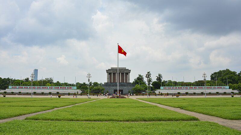 Xi_Jinping_Connects_with_Youth_in_Hanoi__Building_China_Vietnam_Friendship_poster - News for amigos, by amigos Xi_Jinping_Connects_with_Youth_in_Hanoi__Building_China_Vietnam_Friendship video poster